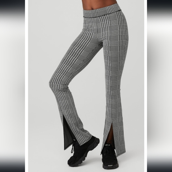 ALO Yoga Pants - Alo Jacquard High-waisted Glenplaid Flutter Legging - titanium/black